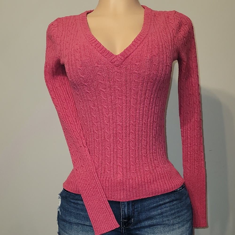 American Eagle Outfitters V-Neck Sweater in Pink